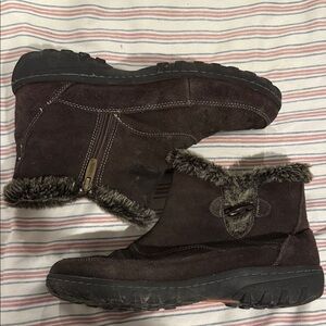 KHOMBU Chocolate Fur-Lined Winter Boots